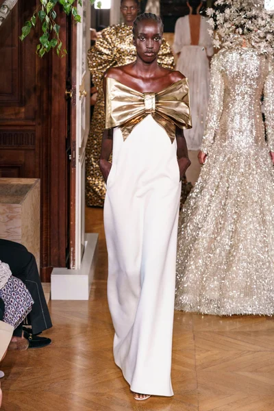 Look 64